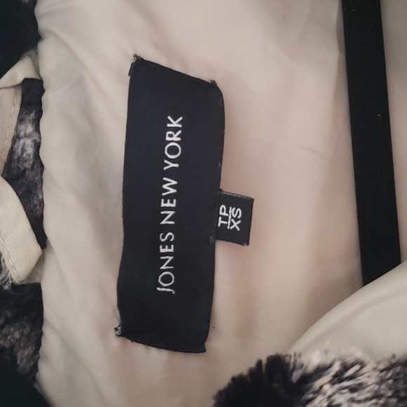 Jones New York coat - Picture 3 of 4